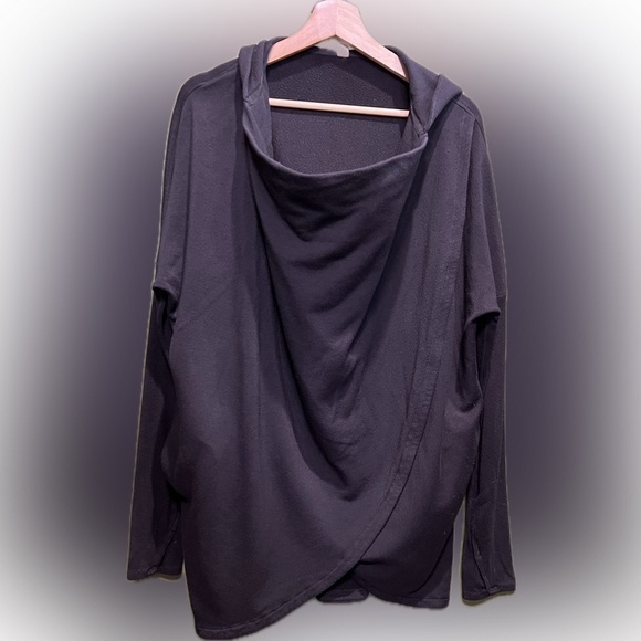 Athleta Purana Wrap Sweatshirt Black Size Medium Pockets Tumb-hole  Oversized - Picture 1 of 11
